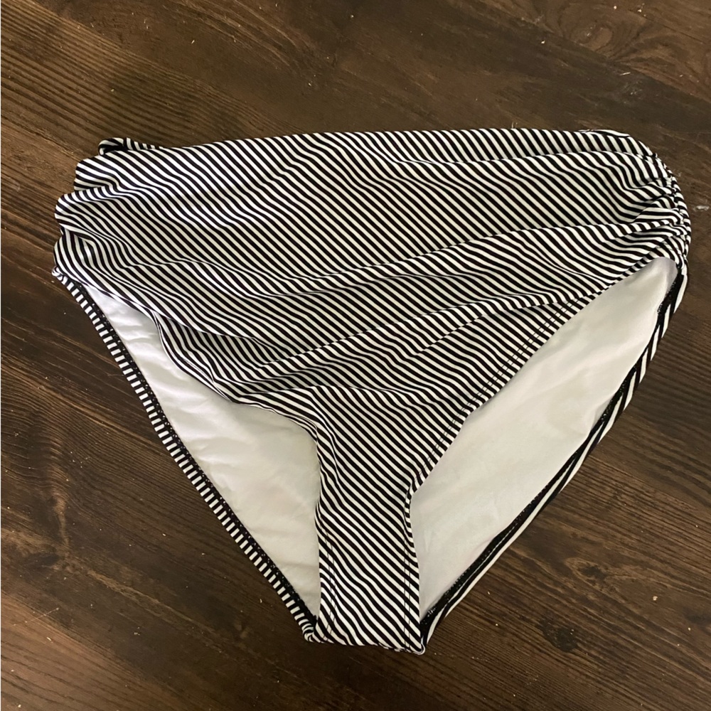 CUPSHE black and white stripe bottom